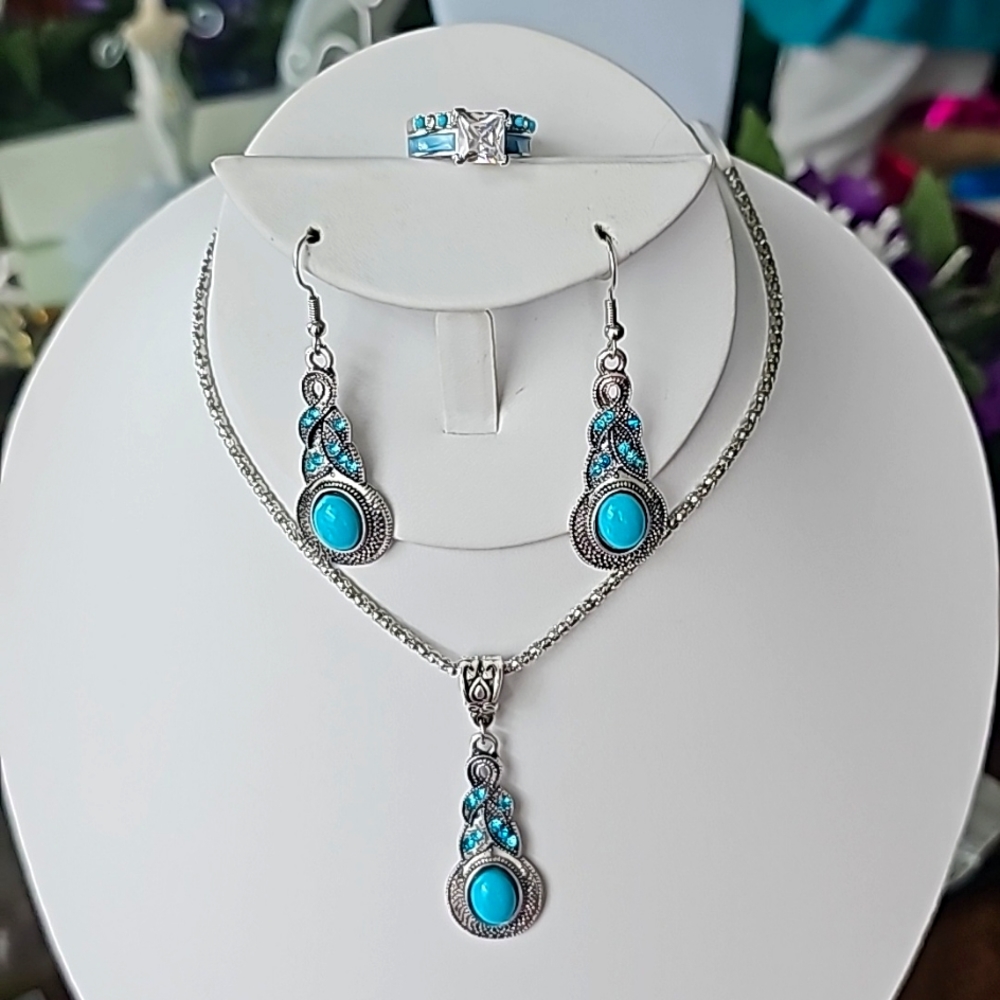 (NWT) Silver Zircon Jewelry Set